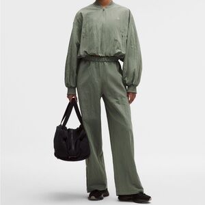 NWT LULULEMON CRINKLE NYLON MID RISE TRACK PANT